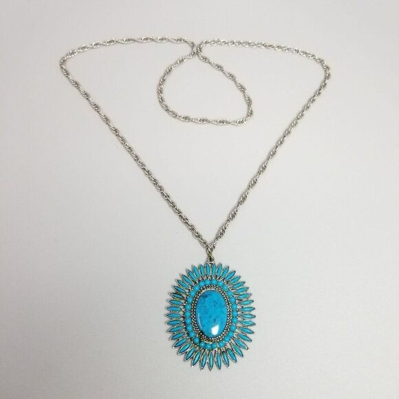 Vintage Faux Turquoise Radiant Oval Pendant and Long Silver Tone Chain, Estate - Picture 4 of 9